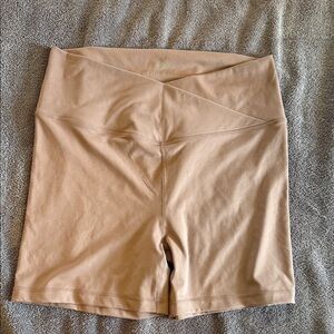 Yogalicuous Lux Crossover 5" shorts.  XXL